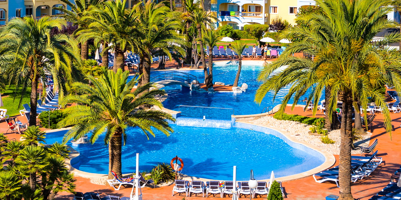 Aparthotel Alc\u00fadia Garden Aparthotel Alc\u00fadia Garden